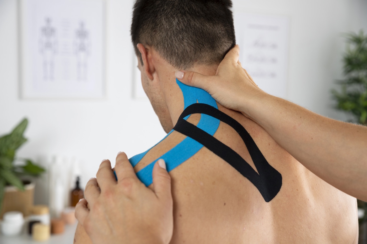 Applicazione di kinesio taping